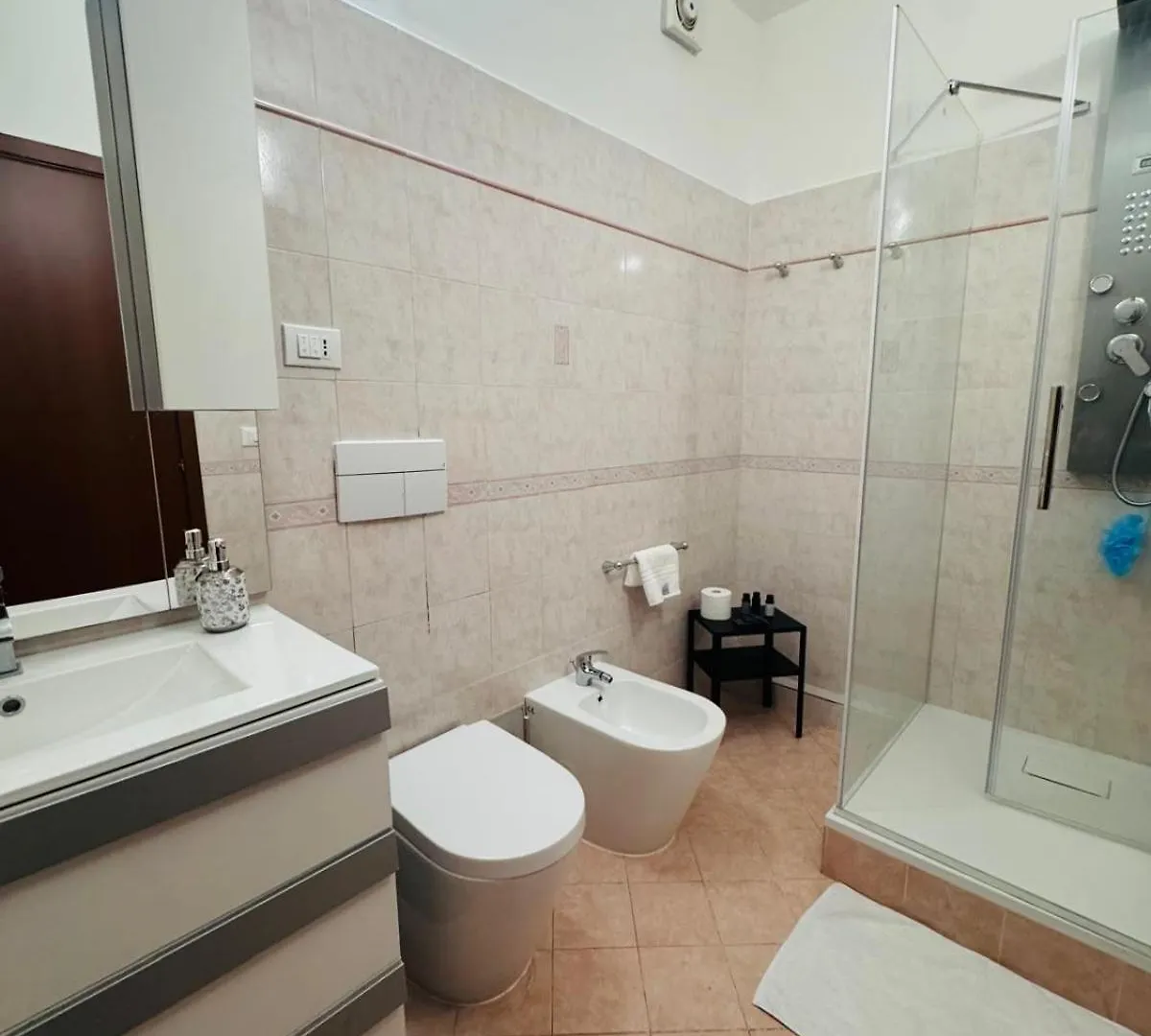 The Big House Cinecitta Metro A Apartment Rome